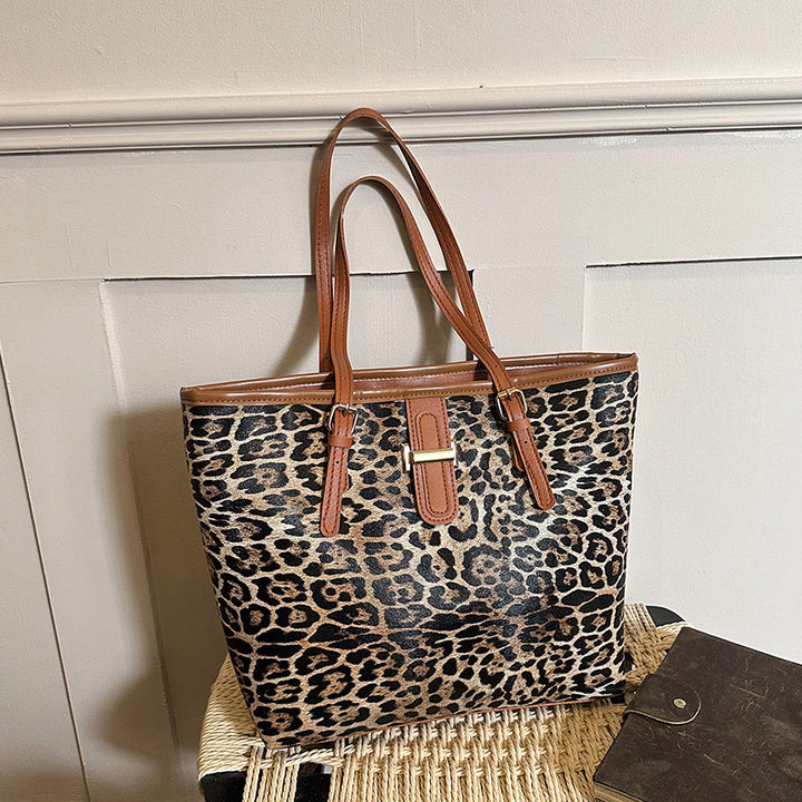 Elegant Leopard Print Tote Bag