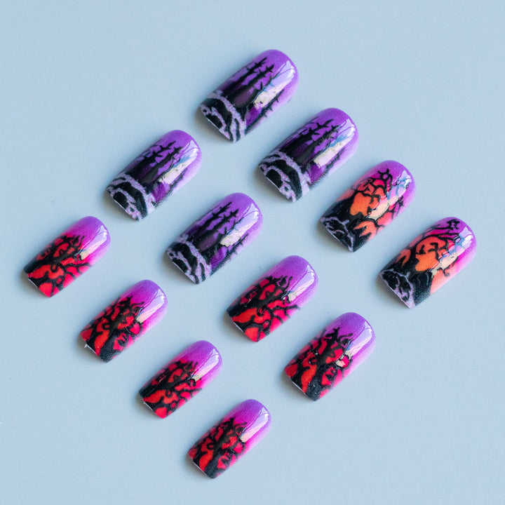Halloween-Themed Press-On Nail Art Kalsten