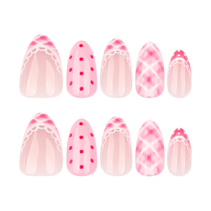 Artistic nail extensions with elegant patterns Kalsten