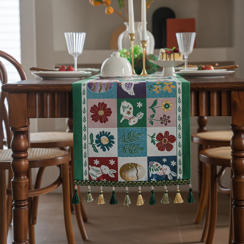 Embroidered Floral Patterned Table Runner