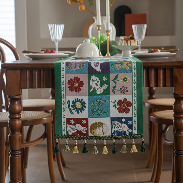 Embroidered Floral Patterned Table Runner