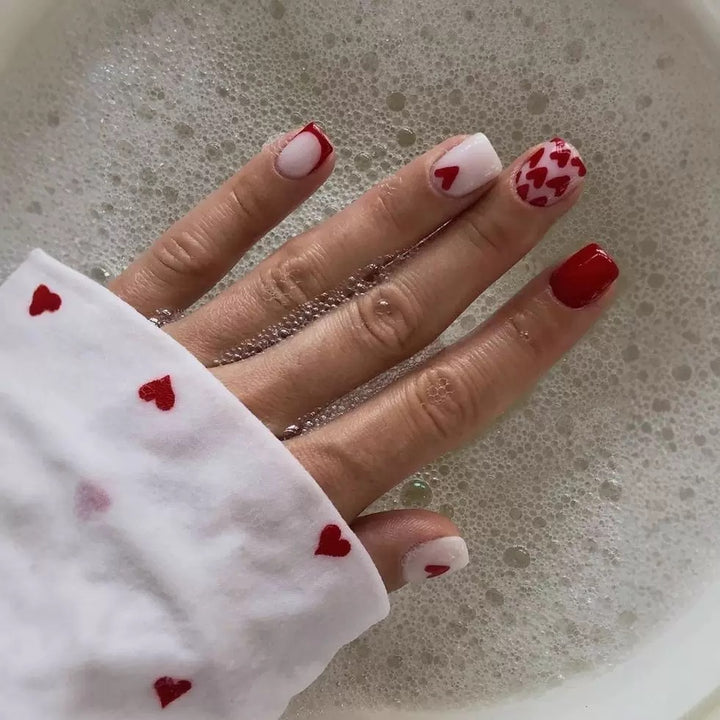 Nail art set with romantic heart designs and elegant shine Kalsten