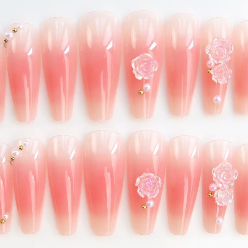 Artistic Floral Press-On Nail Art Kit