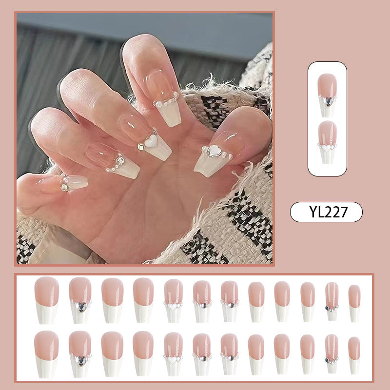 Artful nail extensions with 3D elements Kalsten