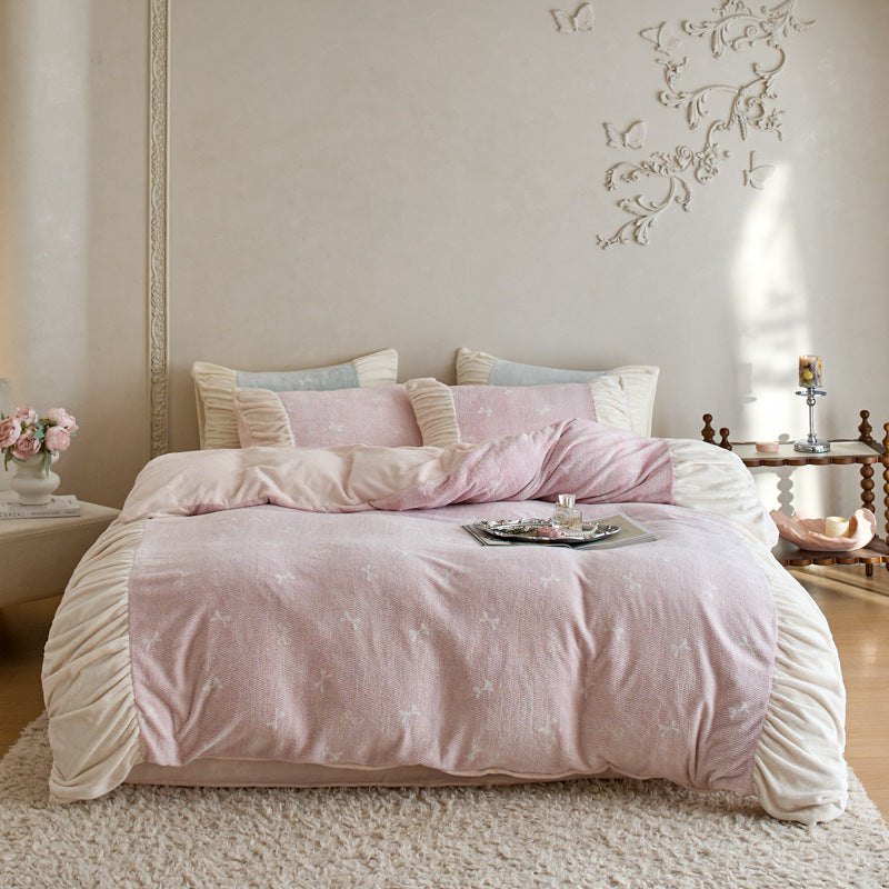 Reversible bedding set made of soft microfiber with ruffle and star pattern