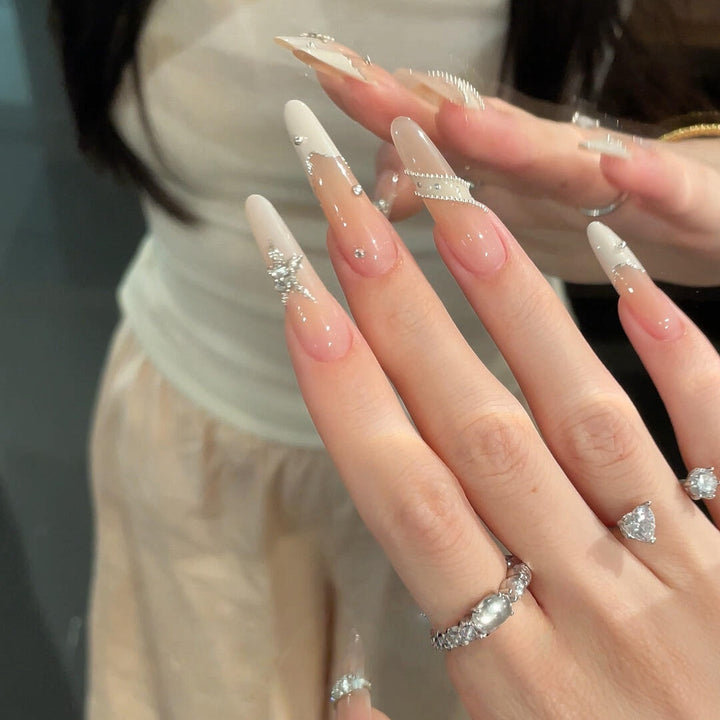 Glamorous Nail Art Kalsten