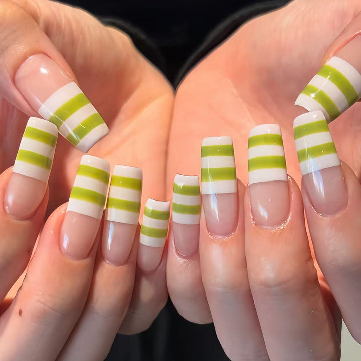 Fashionable artificial nails with contemporary stripe pattern Kalsten