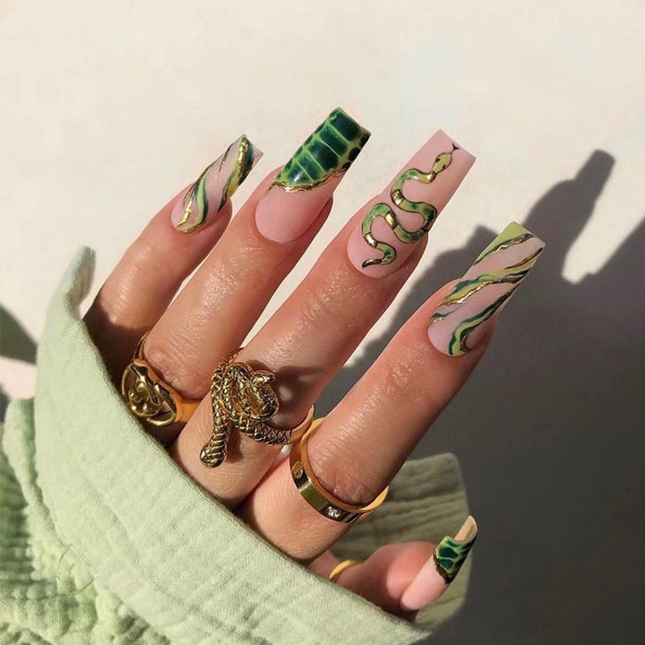 Artful Nail Extensions with Serpentine Design Kalsten