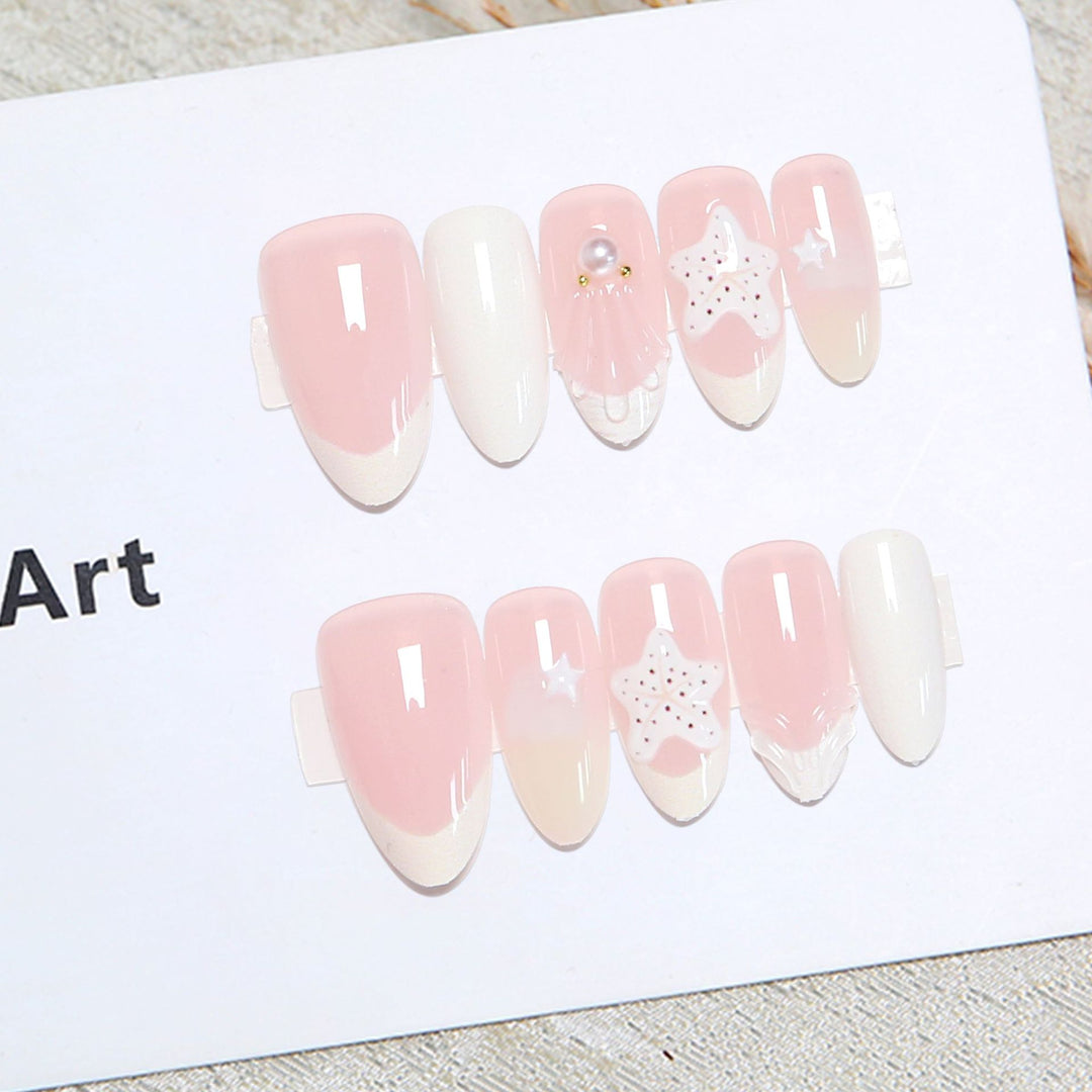 Artful Nail Tips in Maritime Design Kalsten
