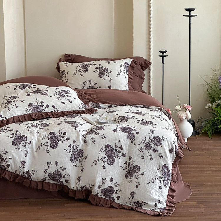 Bedding set made of cotton gauze with romantic flower print and voluminous ruffle