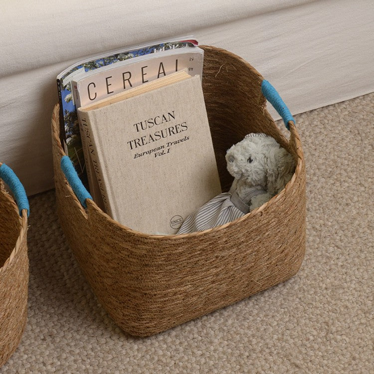 Stylish storage basket made of woven natural fibers Kalsten