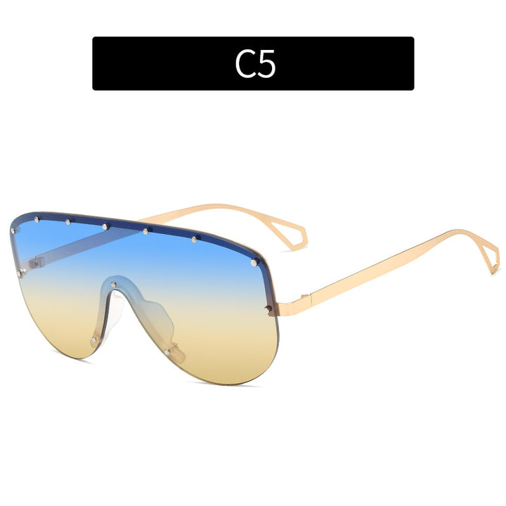 Oversized Shield Sunglasses Modern Look
