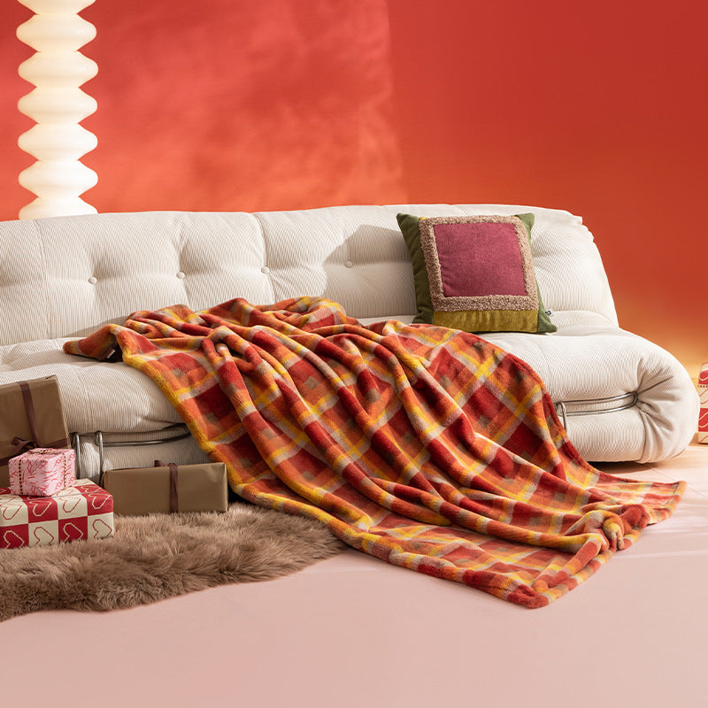 Cozy microfiber throw blanket with checkered pattern, extra soft thermal fleece and light heat effect Kalsten