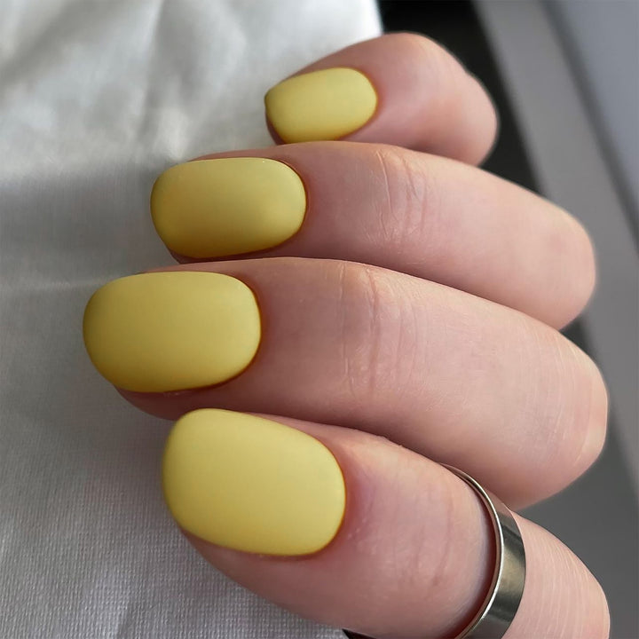 Matt lacquered nail art Kalsten