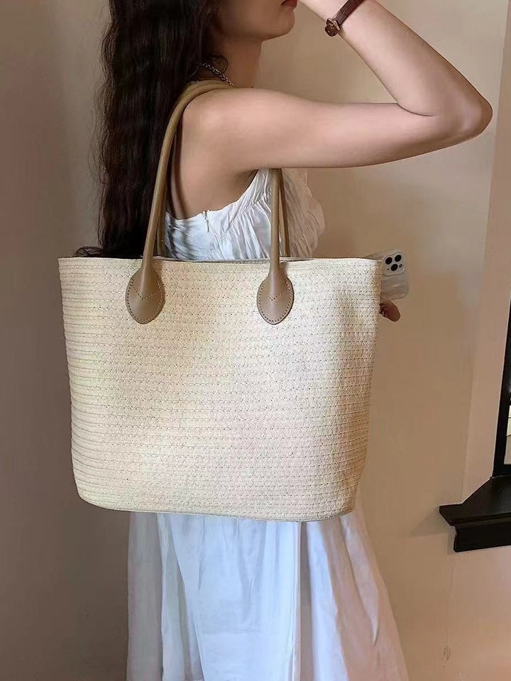 Stylish and Spacious Everyday Bag Kalsten