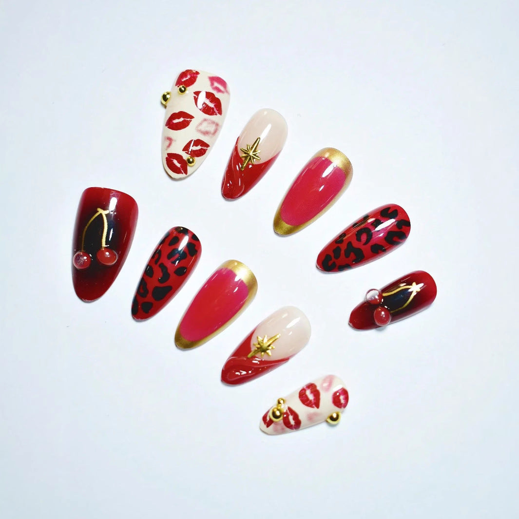 Artistic Kiss-Themed Press-On Nail Art Kalsten