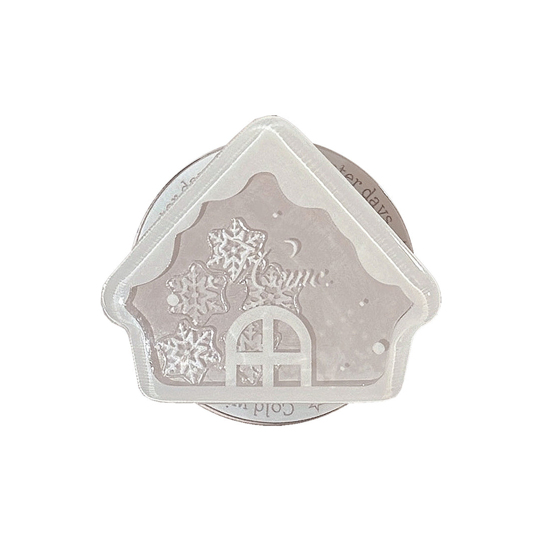 Fragrant candle in Winter House design Kalsten