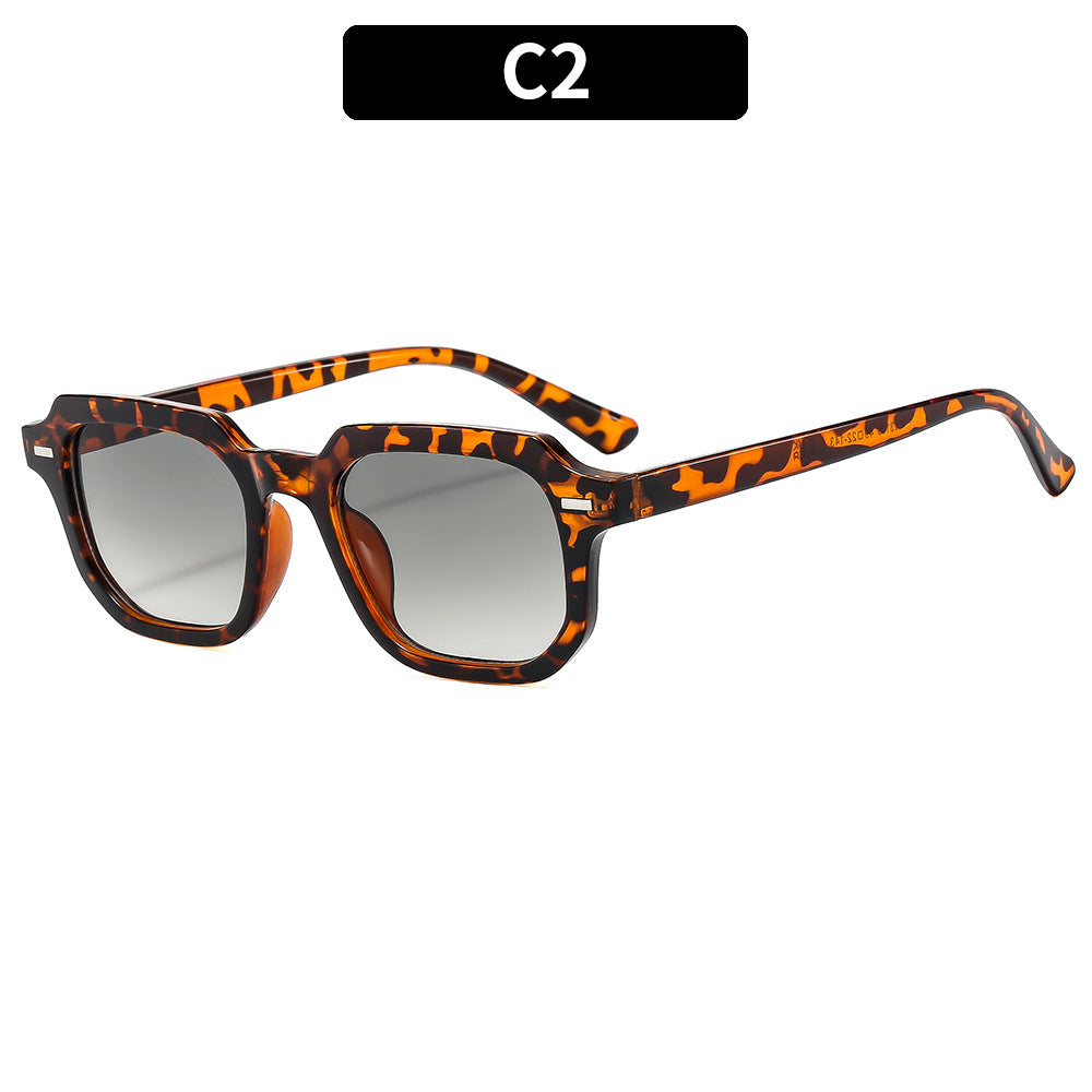 Fashionable Bold Frame Sunglasses