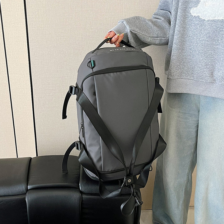 Sporty duffel bag with adjustable carrying system for active lifestyles Kalsten