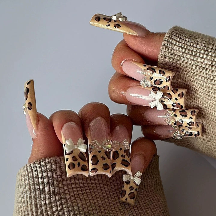 Decorative Long Press-On Nail Extensions Kalsten