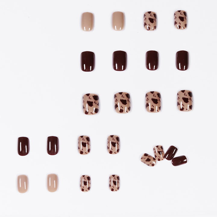 Exclusive nail art with animal pattern and shine Kalsten