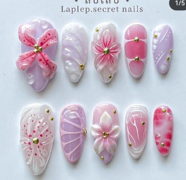 Nail art set with floral and pearl embellished elements Kalsten