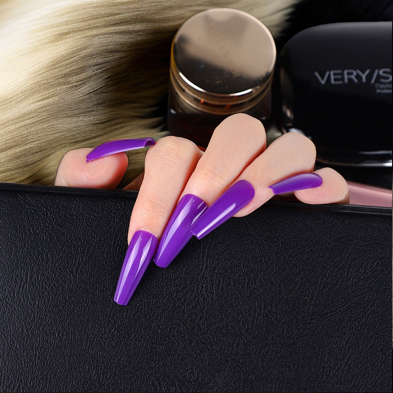 Artificial nails with elegant design Kalsten