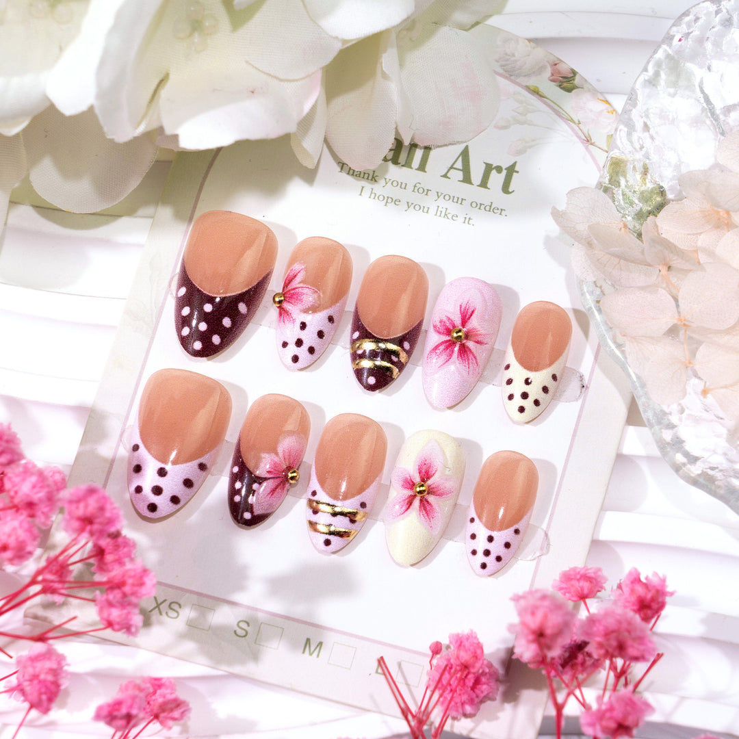 Decorative Floral Press-On Nail Set