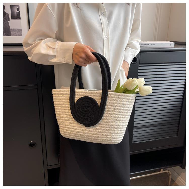Trendy Handbag Made of Braided Natural Material Kalsten