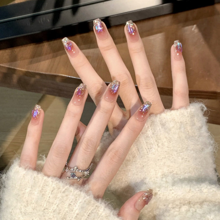Glamorous artificial nails with glitter effects Kalsten