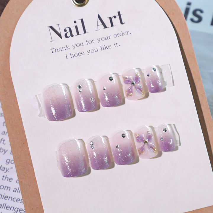 Glamorous and creative acrylic nails Kalsten