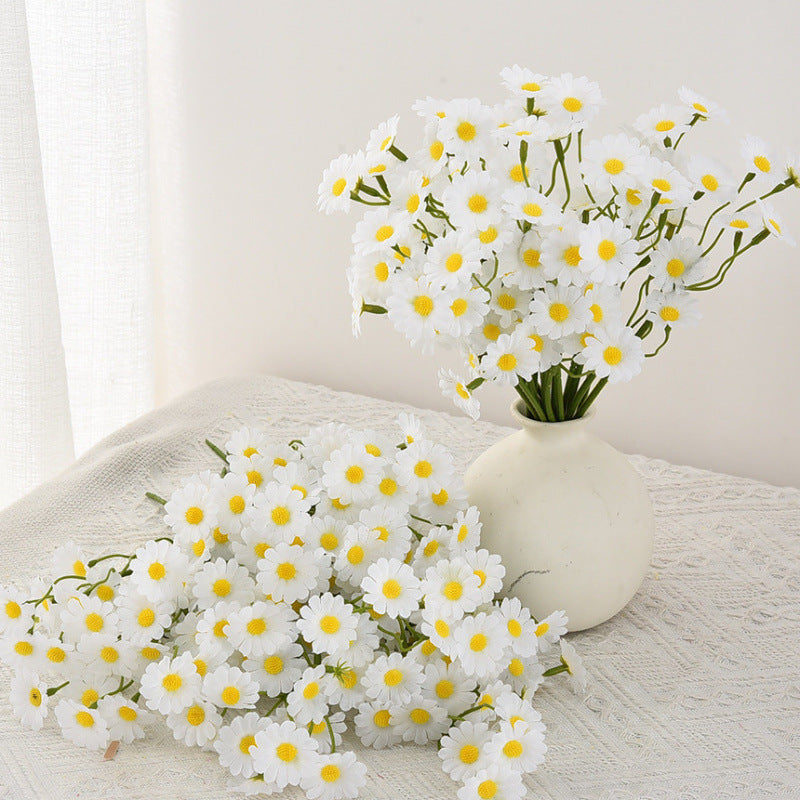 Lifelike Daisy Flower Bouquet