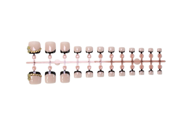 Nail art set with elegant embellishments Kalsten