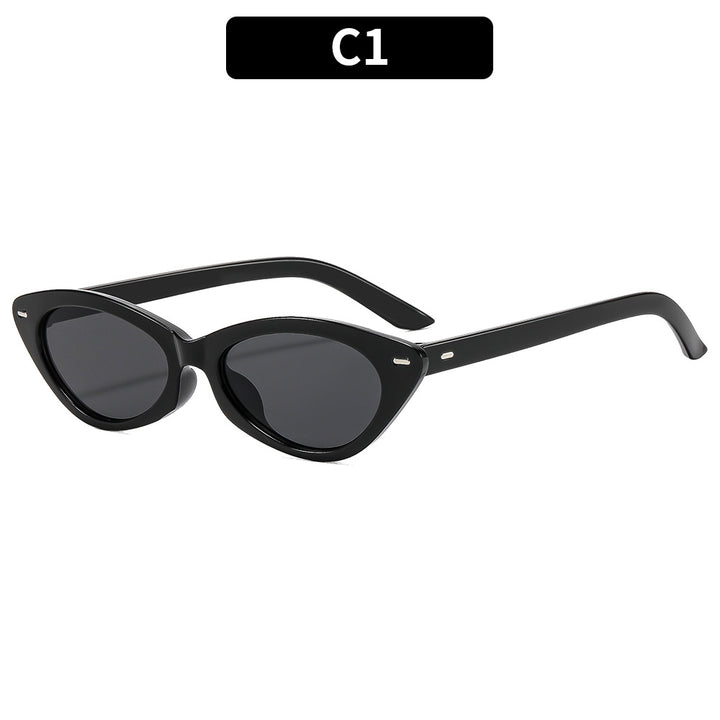 Vintage-Inspired Cat-Eye Sunglasses Sophisticated Look