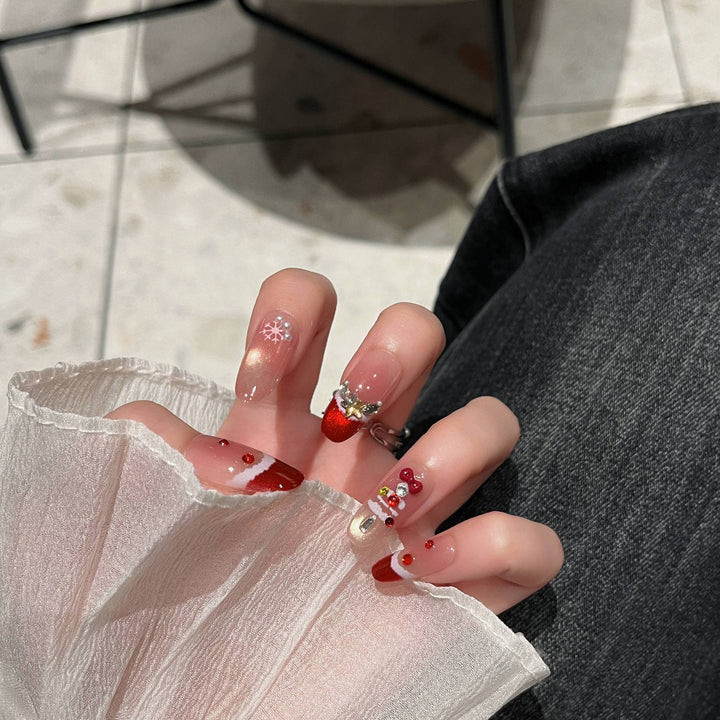 Festive Holiday-Themed Press-On Nail Art Kalsten