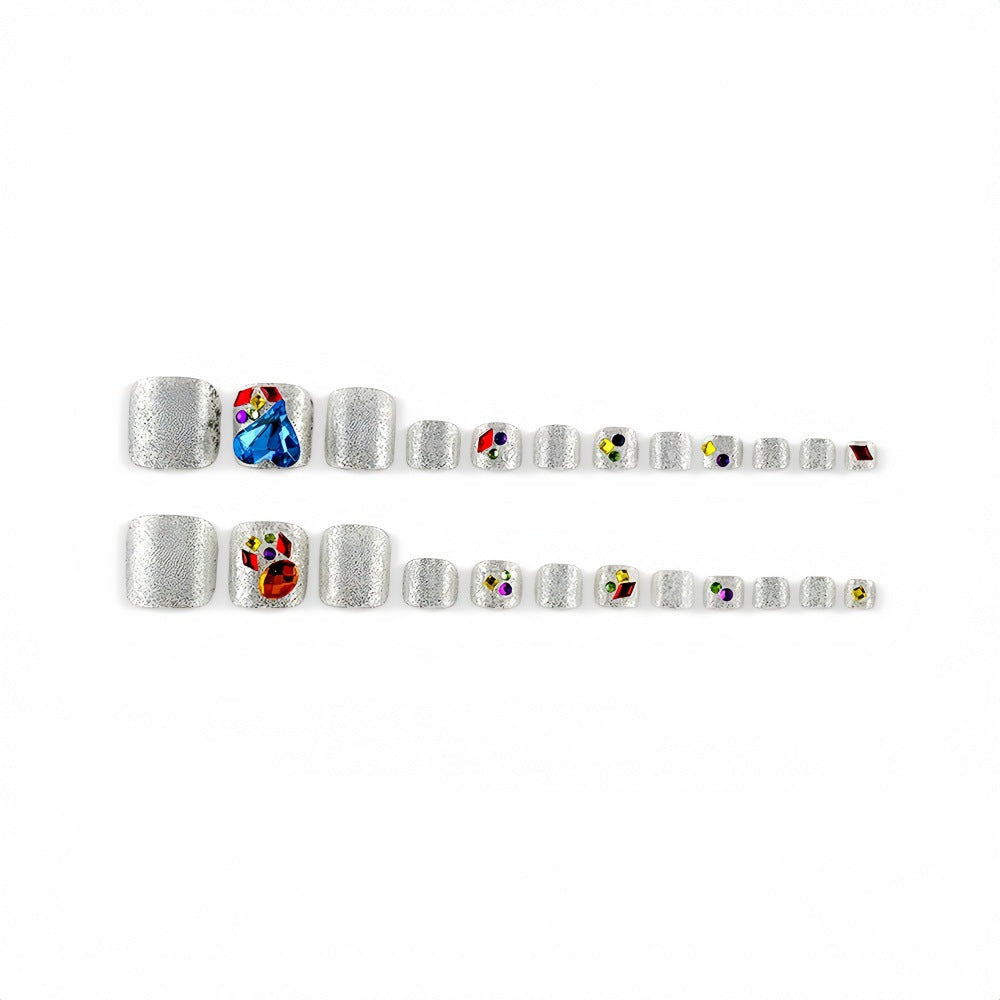 Nail art with glamorous 3D jewelry accents Kalsten