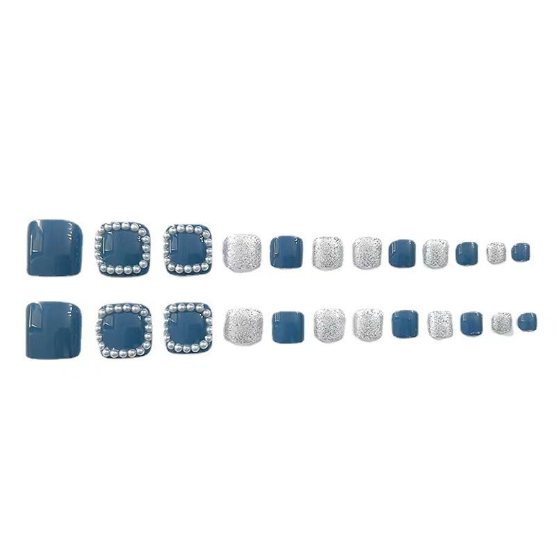 Artful toenails with elegant accents Kalsten
