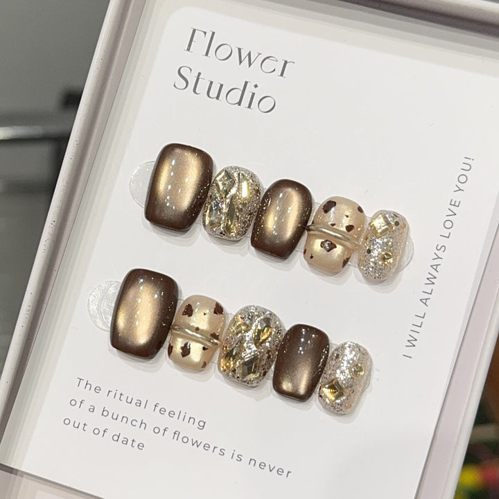 Glamorous artificial nails with exclusive accents Kalsten