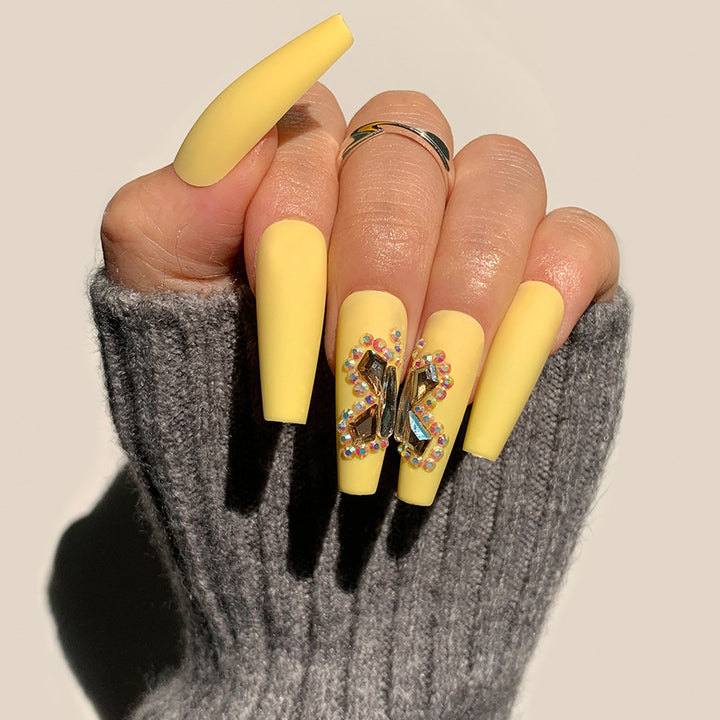Nail art with heart and lip designs Kalsten