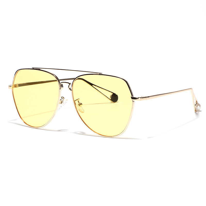 Ladies fashionable sunglasses in stylish, elegant design Kalsten