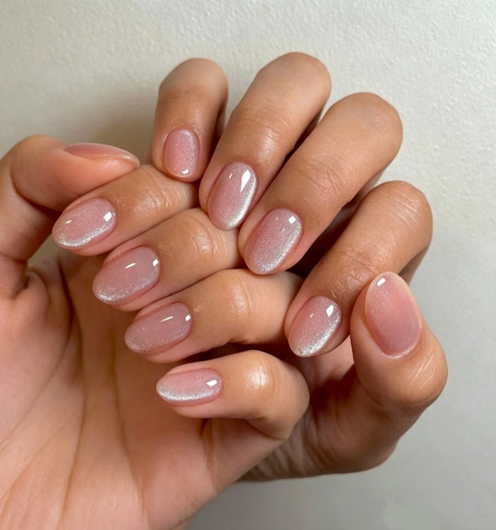 Glamorous artificial nails in elegant ombre look Kalsten