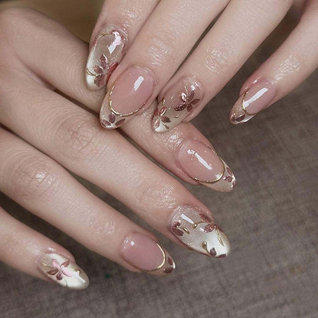 Artificial nail art with playful dots and bows Kalsten