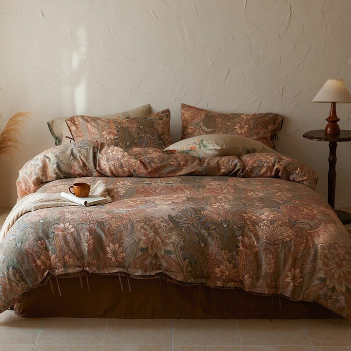 Luxury cotton satin bedding set with floral pattern and hotel closure