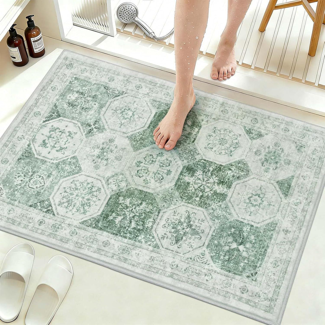 Vintage-Inspired Bathroom Mat
