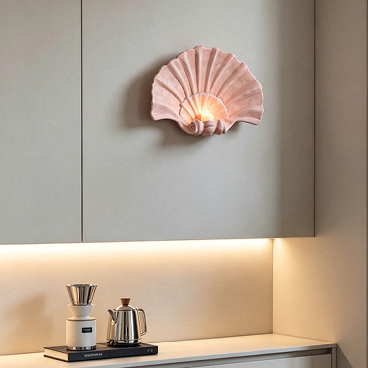 Decorative Shell-Shaped Centerpiece