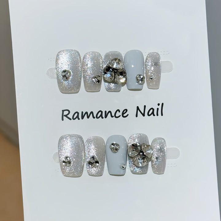 Glamorous Rhinestone-Embellished Press-On Nail Art Kalsten