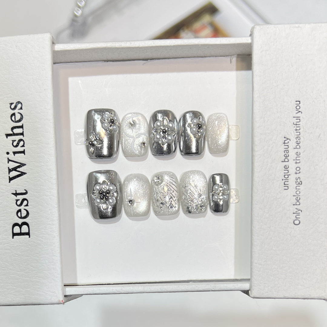 Decorative Silver Press-On Nail Set Kalsten