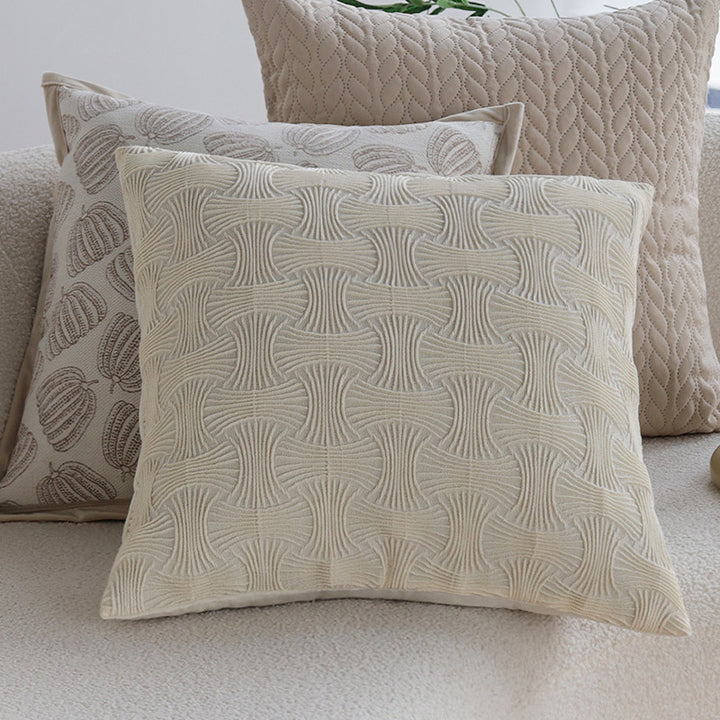 Square quilted pillowcase with cable pattern quilting and soft microfiber surface Kalsten