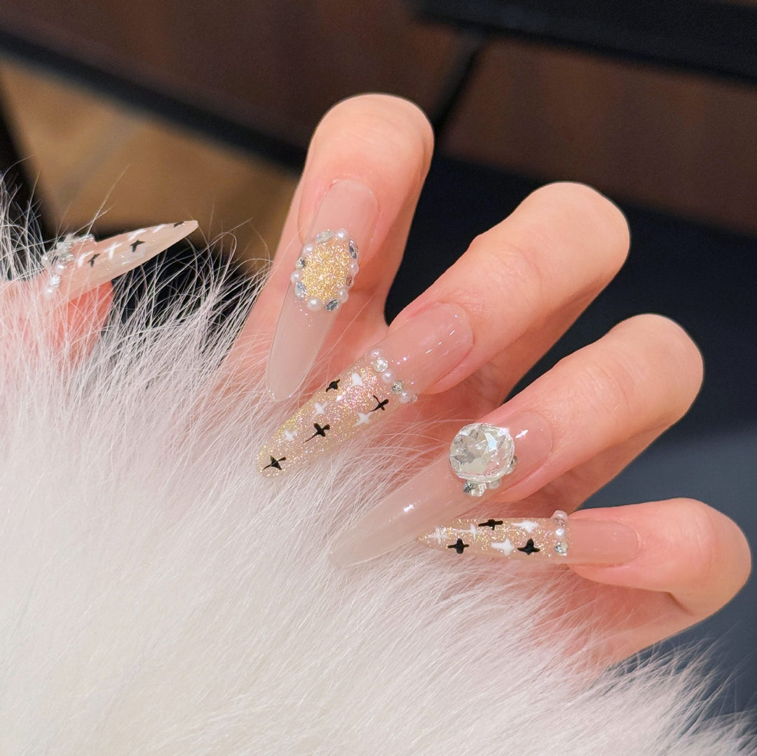 Artistic Premium Detailed Press-On Nail Art Kalsten