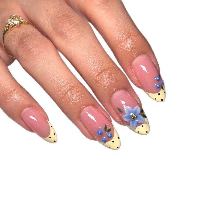 Trendy Nail Art Kalsten